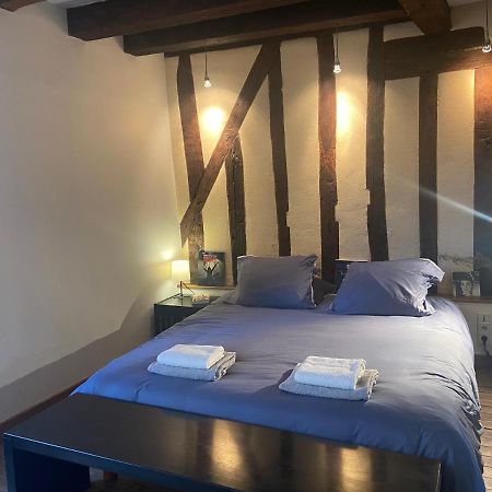 Le Backstage Lägenhet Bourges Exteriör bild