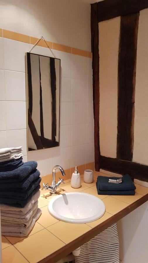 Le Backstage Lägenhet Bourges Exteriör bild